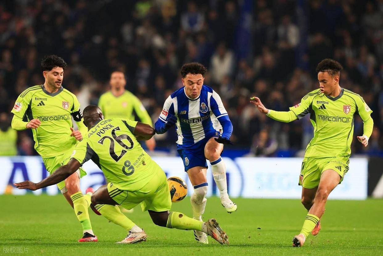 9体育-包含克里夫兰骑士迎葡超关键赛，国际比赛日更衣室发声，引发热议，赛程密集仍需轮换的词条