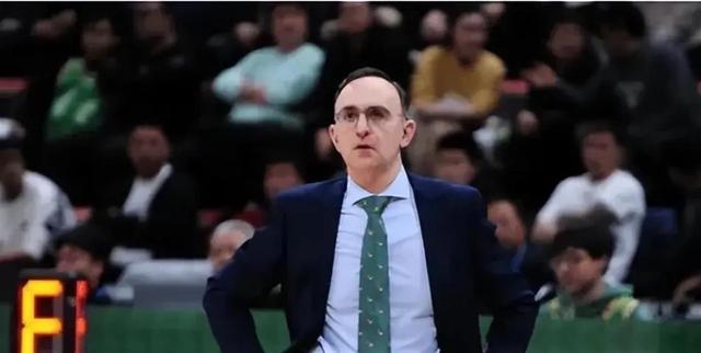 9体育-詹姆斯说误判是比赛的一部分